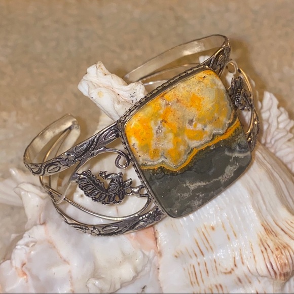 Jewelry - SALE 🐝 Bumble Bee Jasper Gemstone cuff